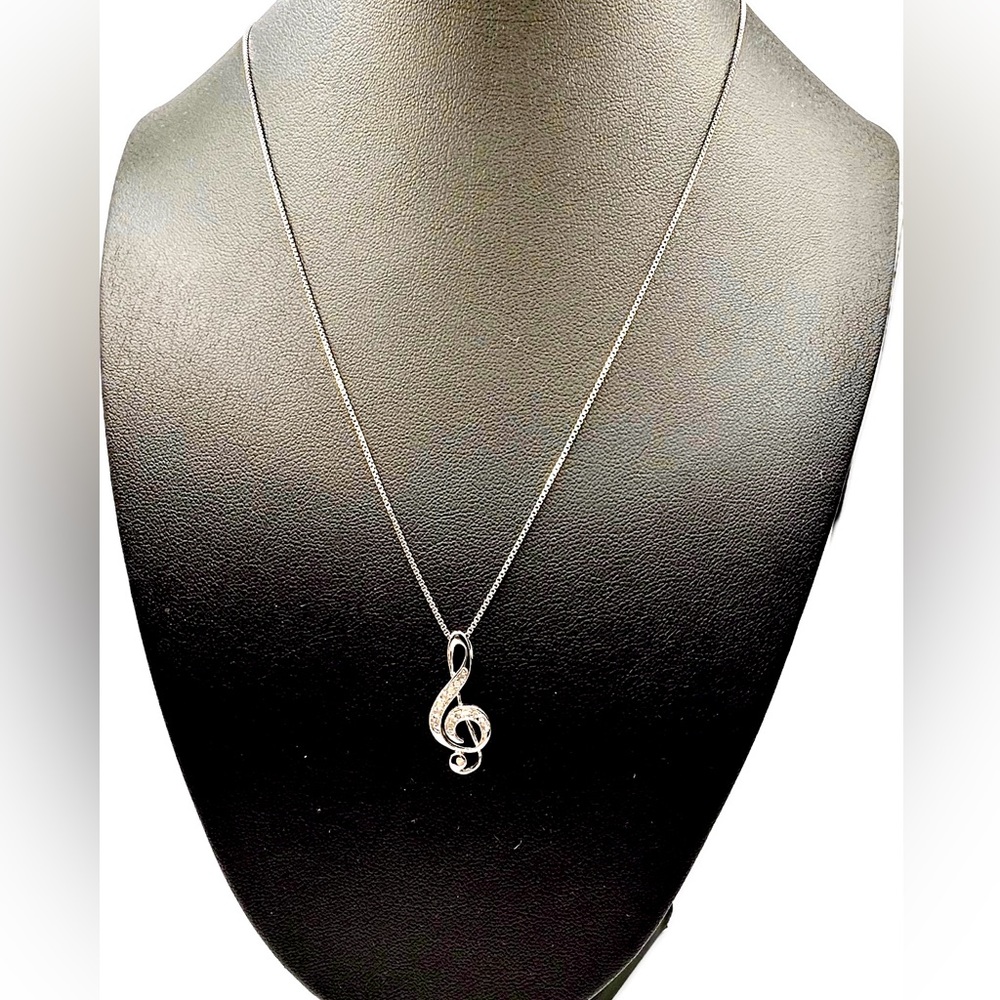 Beautiful Italian 925 Silver Necklace w/Musical Note Pendant-Great Preowned Cond